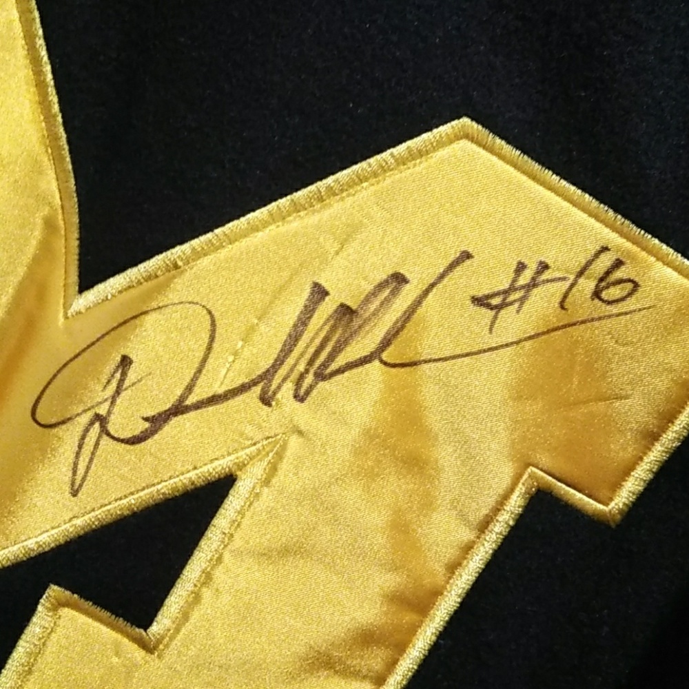 Denard Robinson autographed coat - Picture 1 of 7